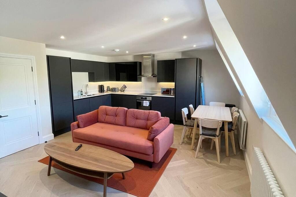 Apartments In The Heart Of Richmond, London Richmond  Eksteriør billede